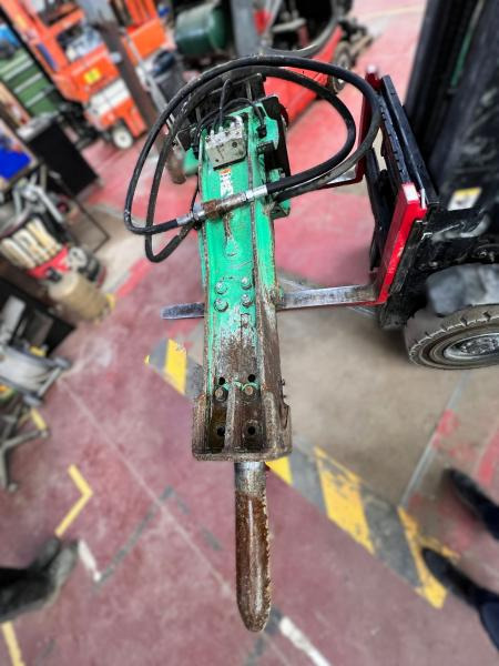 MONTABERT M900 BRH Marteau hydraulique pour 15-25T - Martillo hidráulico: foto 2 MONTABERT M900 BRH Marteau hydraulique pour 15-25T - Martillo hidráulico: foto 2