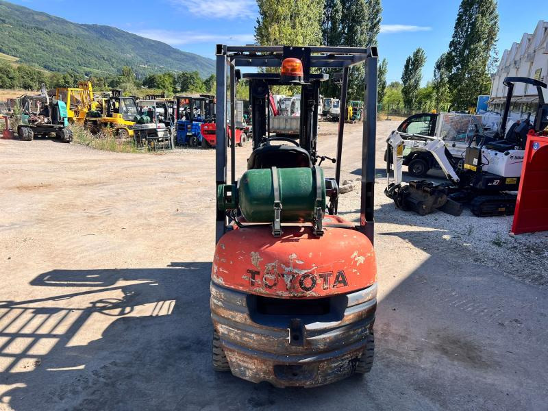 Toyota 426 FGF15 CHARIOT ELEVATEUR A GAZ 1,5T 4,3m - Carretilla elevadora de gas: foto 4 Toyota 426 FGF15 CHARIOT ELEVATEUR A GAZ 1,5T 4,3m - Carretilla elevadora de gas: foto 4