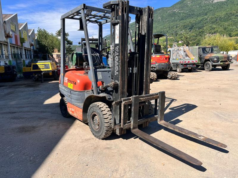 Toyota 426 FGF15 CHARIOT ELEVATEUR A GAZ 1,5T 4,3m - Carretilla elevadora de gas: foto 5 Toyota 426 FGF15 CHARIOT ELEVATEUR A GAZ 1,5T 4,3m - Carretilla elevadora de gas: foto 5