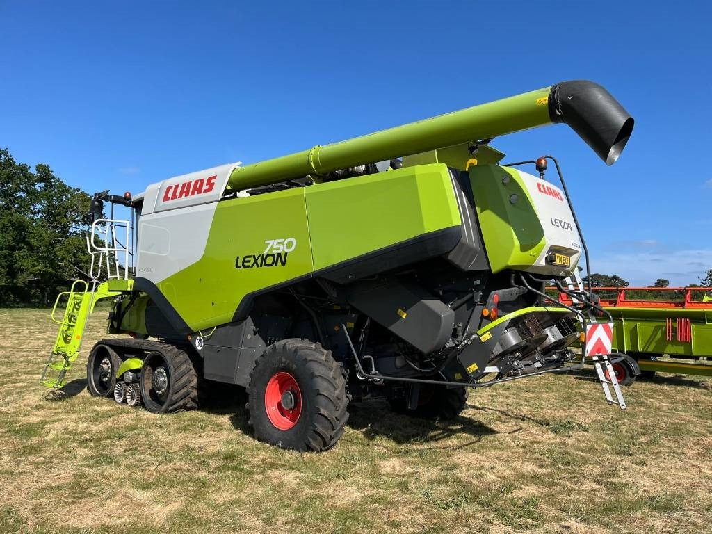 Claas 750TT c/w V900 Header - Cosechadora de granos: foto 2 Claas 750TT c/w V900 Header - Cosechadora de granos: foto 2