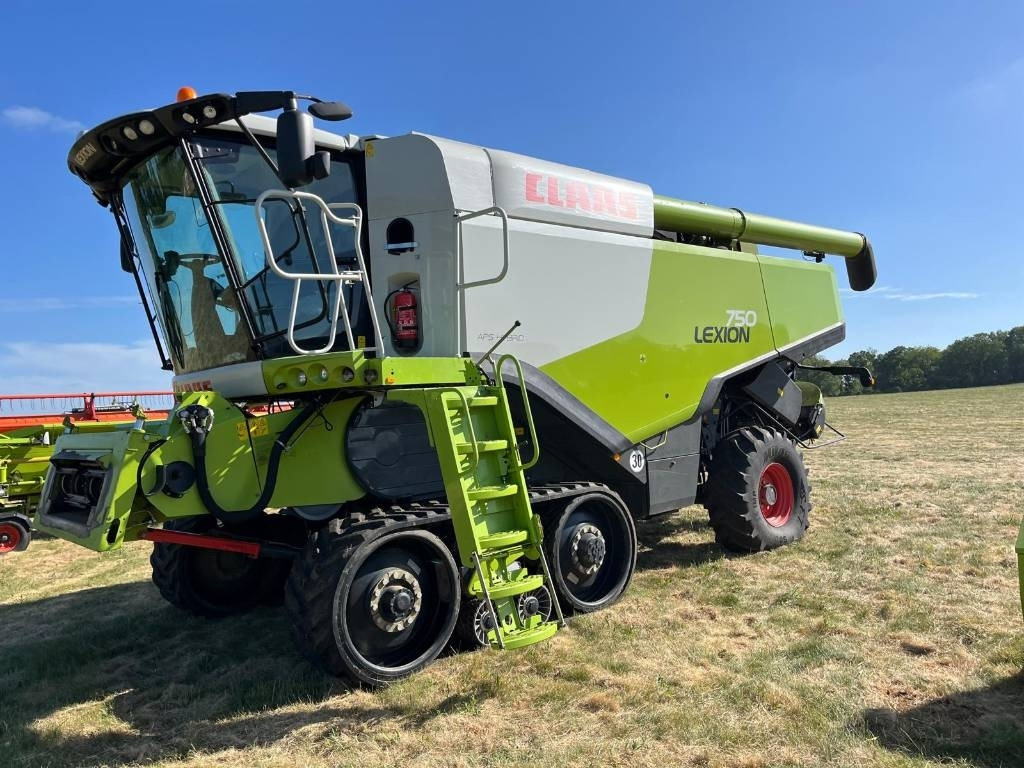 Claas 750TT c/w V900 Header - Cosechadora de granos: foto 1 Claas 750TT c/w V900 Header - Cosechadora de granos: foto 1