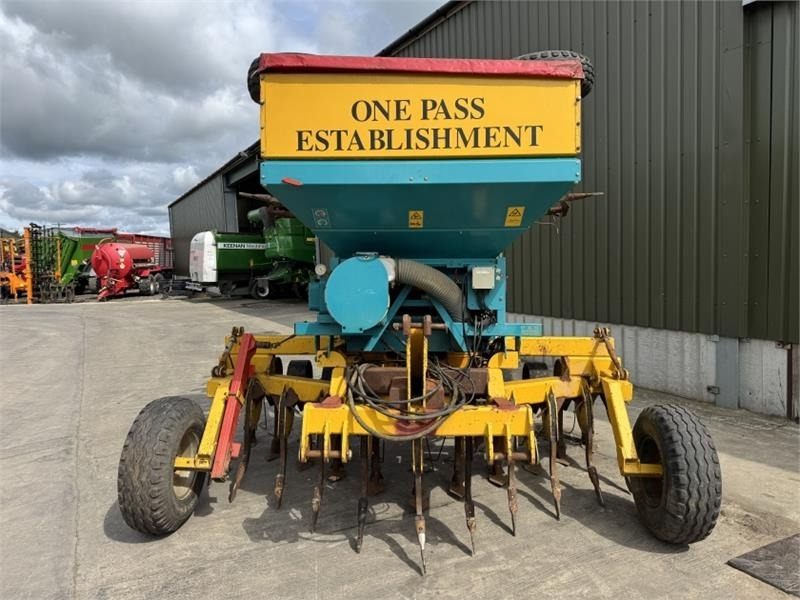 Claydon 6m V Form Drill - Combinado de siembra: foto 2 Claydon 6m V Form Drill - Combinado de siembra: foto 2