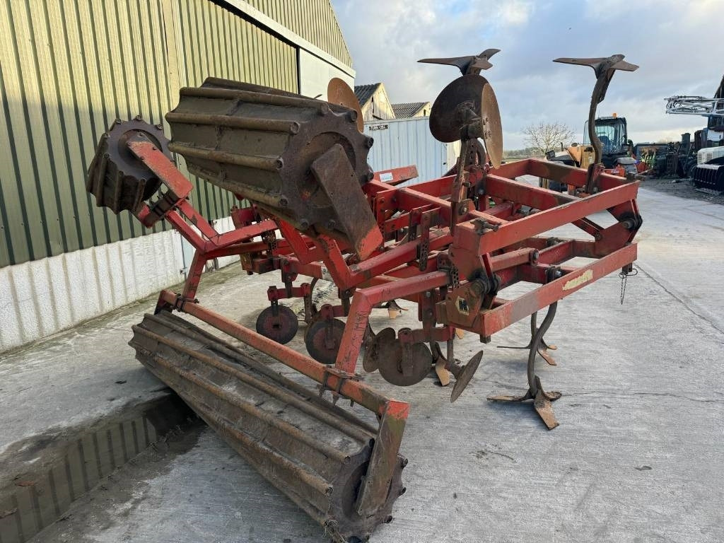 Knoche 4.5 Meter Folding Cultivator - Cultivador: foto 3 Knoche 4.5 Meter Folding Cultivator - Cultivador: foto 3