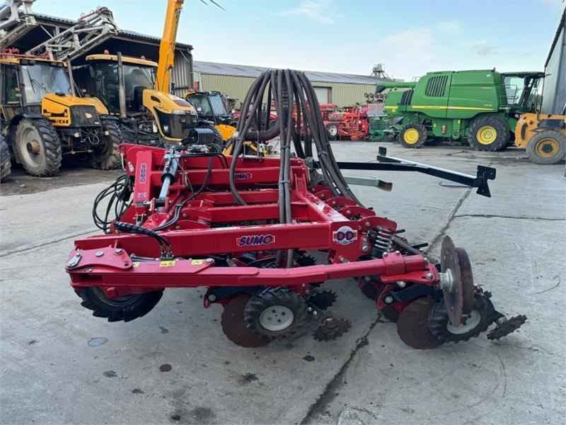 Sumo DD4 Seed Drill c/w Front Tank - Combinado de siembra: foto 3 Sumo DD4 Seed Drill c/w Front Tank - Combinado de siembra: foto 3