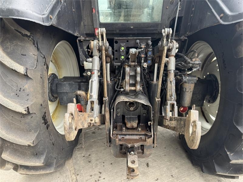 Leasing de Valtra T121 Tractor  Valtra T121 Tractor: foto 6