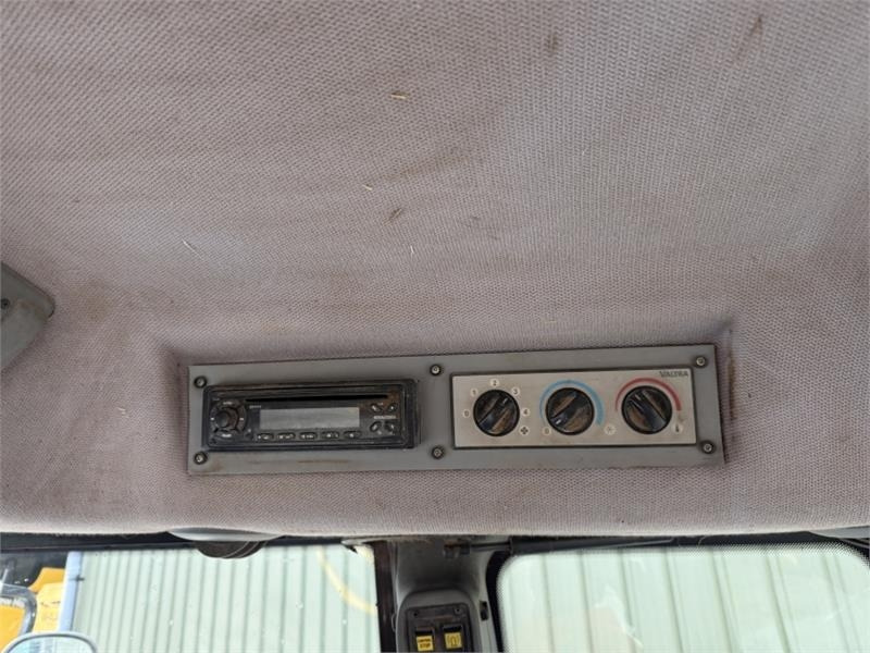 Leasing de Valtra T121 Tractor  Valtra T121 Tractor: foto 16