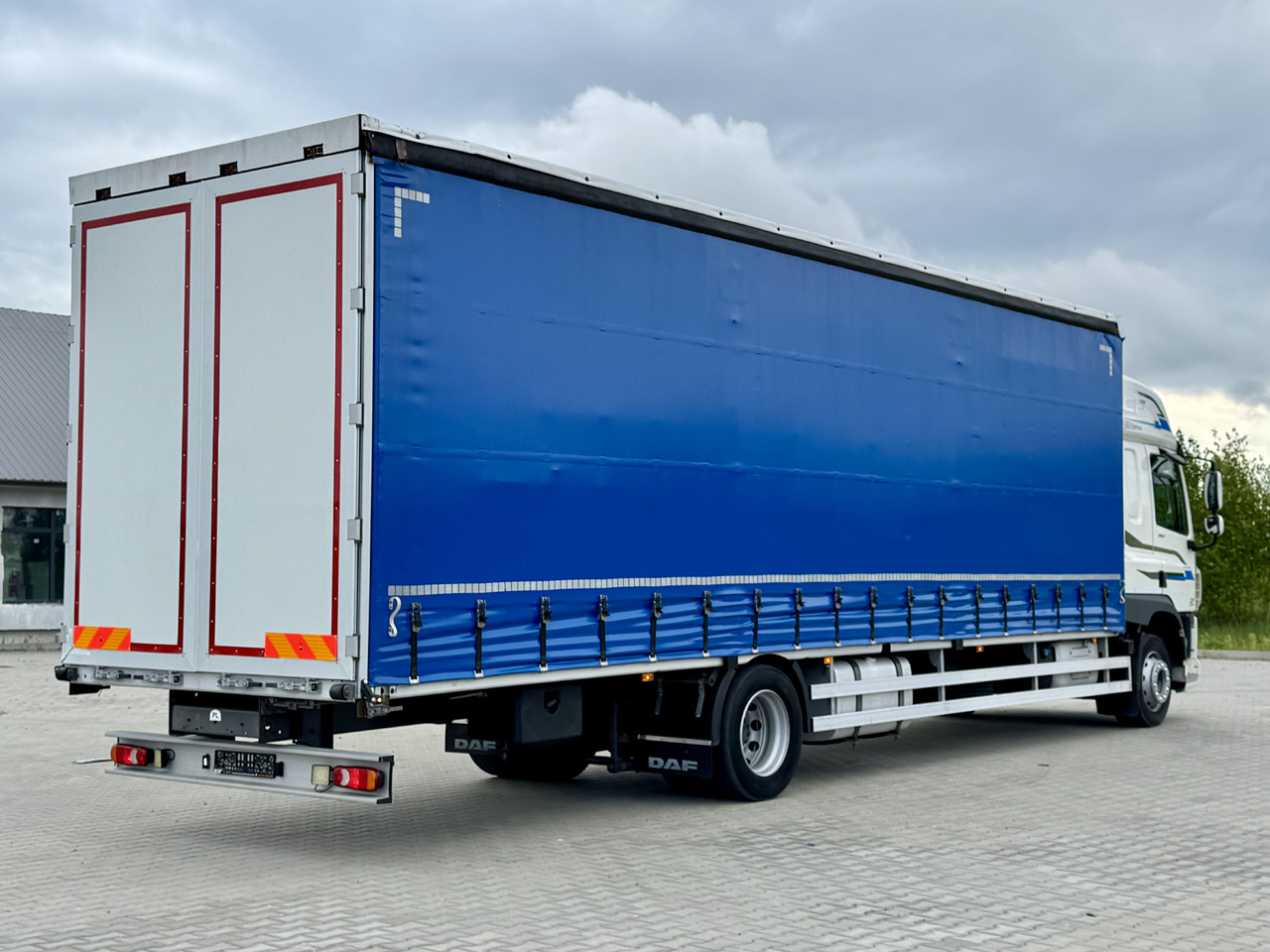 DAF CF 320 / FIRANKA / 24 EUROPALETY / SYPIALKA / AUTOMAT / KLIMA POSTOJOWA / 2017 ROK - Camión lona: foto 3 DAF CF 320 / FIRANKA / 24 EUROPALETY / SYPIALKA / AUTOMAT / KLIMA POSTOJOWA / 2017 ROK - Camión lona: foto 3