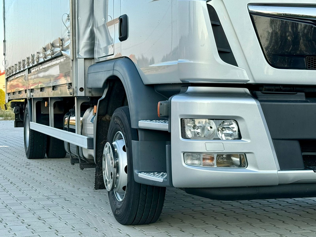 Camión lona MAN TGM 12.250 / TGL / BURTO - FIRANKA / WINDA / 18 PALET / AUTOMAT: foto 17