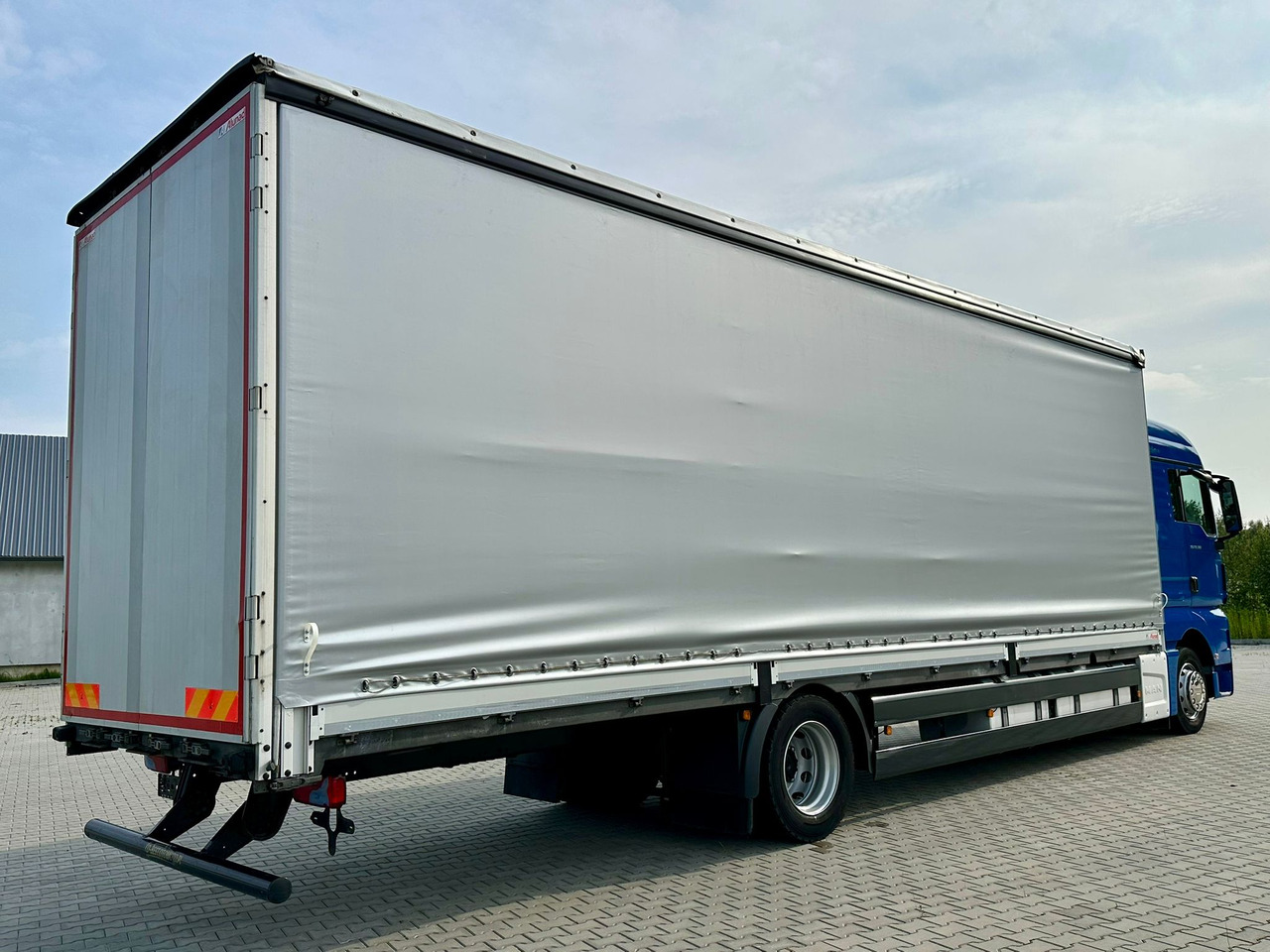 MAN TGX 18.360 / BURTO - FIRANKA / 23 PALETY / SYPIALKA / AUTOMAT / 2021 ROK / SPROWADZONY / SERWISOW - Camión lona: foto 3 MAN TGX 18.360 / BURTO - FIRANKA / 23 PALETY / SYPIALKA / AUTOMAT / 2021 ROK / SPROWADZONY / SERWISOW - Camión lona: foto 3