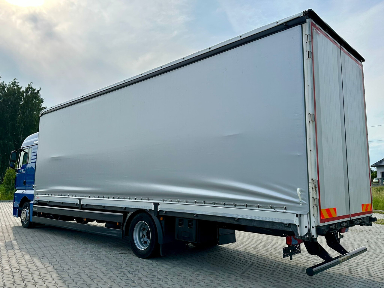 MAN TGX 18.360 / BURTO - FIRANKA / 23 PALETY / SYPIALKA / AUTOMAT / 2021 ROK / SPROWADZONY / SERWISOW - Camión lona: foto 4 MAN TGX 18.360 / BURTO - FIRANKA / 23 PALETY / SYPIALKA / AUTOMAT / 2021 ROK / SPROWADZONY / SERWISOW - Camión lona: foto 4