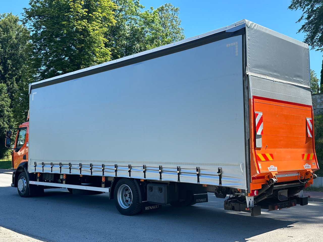 RENAULT D 18 / 280 / FIRANKA / WINDA / 8.6 M DŁUGOŚCI / 21 EUROPALET / NOWE OPONY / ŁADOWNOŚĆ 9.380 KG / AUTOMAT / SERWISOWANA / SPROWADZONA - Camión lona: foto 3 RENAULT D 18 / 280 / FIRANKA / WINDA / 8.6 M DŁUGOŚCI / 21 EUROPALET / NOWE OPONY / ŁADOWNOŚĆ 9.380 KG / AUTOMAT / SERWISOWANA / SPROWADZONA - Camión lona: foto 3