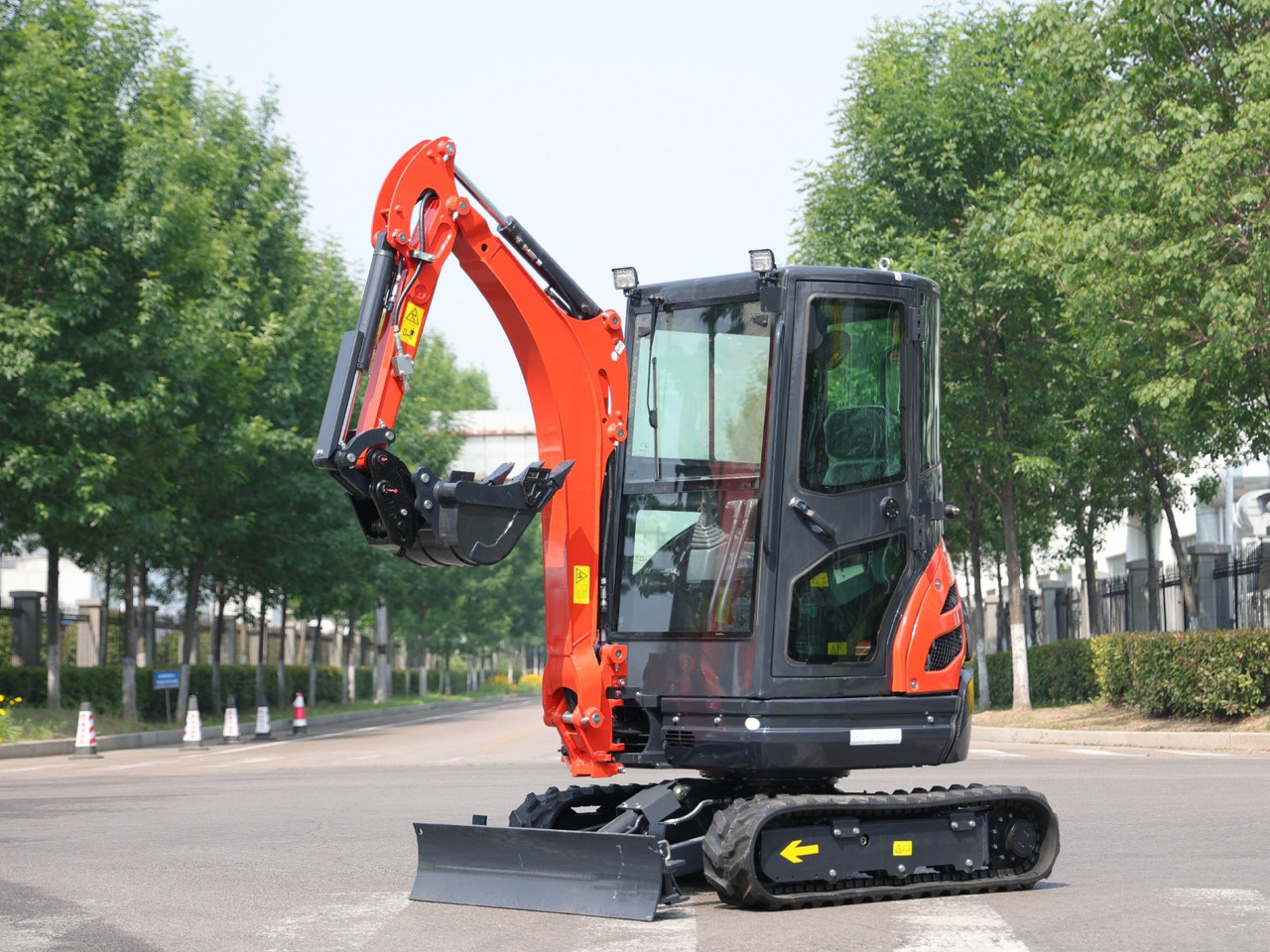 KUBOTA Diesel Mini excavator 2.5 Ton - Müller Machinery MB 25 Plus - VKSH - Miniexcavadora: foto 1 KUBOTA Diesel Mini excavator 2.5 Ton - Müller Machinery MB 25 Plus - VKSH - Miniexcavadora: foto 1