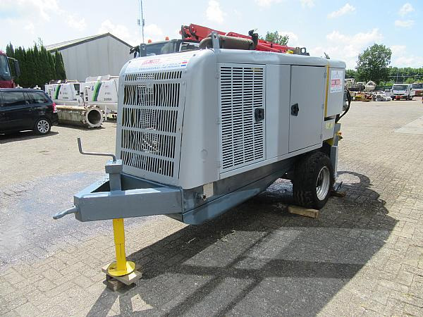 Bomba de hormigon estacionaria 2016 CIFA trailer mounted concrete pump: foto 1