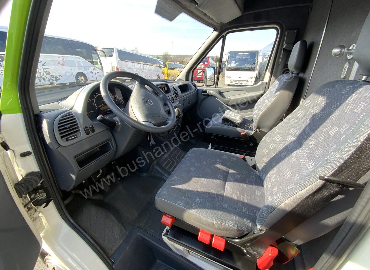 Foto del interior 1: Furgoneta caja cerrada Mercedes-Benz 416 CDI Sprinter