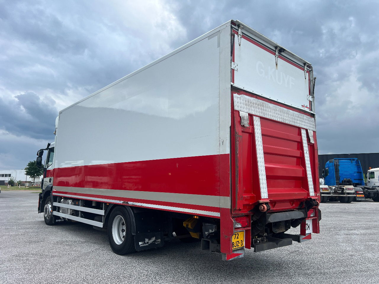 Iveco Stralis 310 AD, 19Ton, Euro 6 - Camión caja cerrada: foto 4 Iveco Stralis 310 AD, 19Ton, Euro 6 - Camión caja cerrada: foto 4