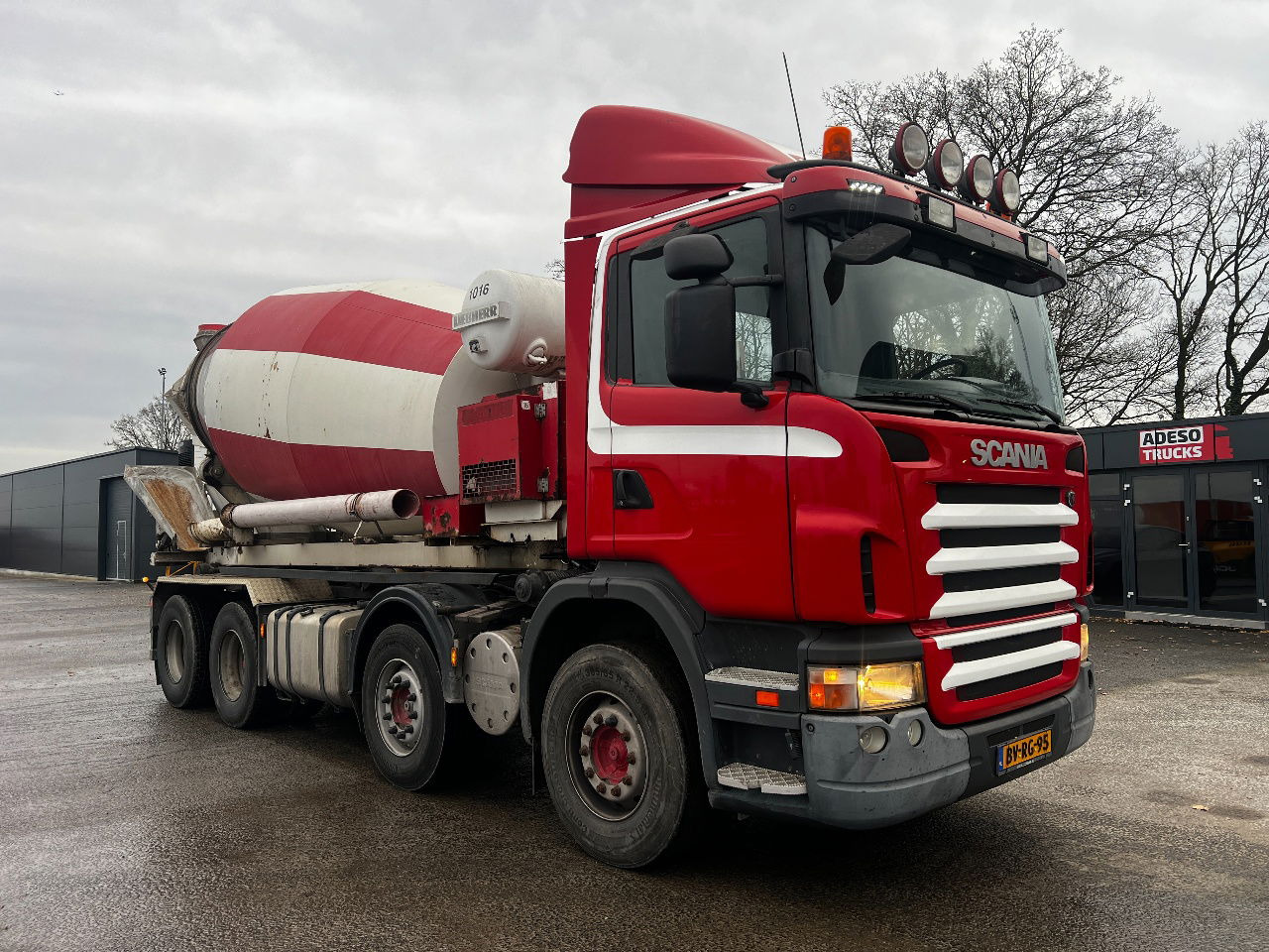 Scania G420 8x4 Liebherr 10m3 mixer met eigen motor - Camión hormigonera: foto 2 Scania G420 8x4 Liebherr 10m3 mixer met eigen motor - Camión hormigonera: foto 2