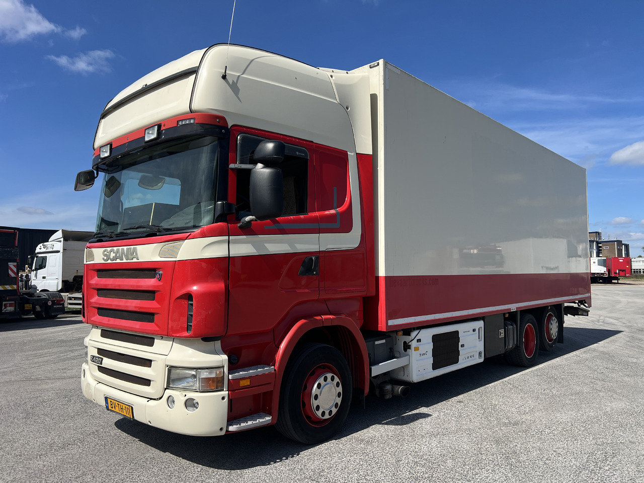 Scania R420 Topline 6x2, Retarder - Camión caja cerrada: foto 1 Scania R420 Topline 6x2, Retarder - Camión caja cerrada: foto 1