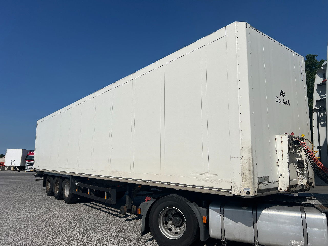 Schmitz Cargobull Isoliert koffer, SAF achsen - Semirremolque isotérmico: foto 2 Schmitz Cargobull Isoliert koffer, SAF achsen - Semirremolque isotérmico: foto 2