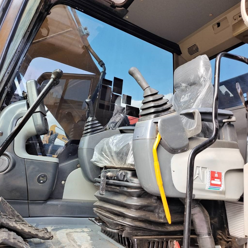CAT 320 D2L - Excavadora de cadenas: foto 4 CAT 320 D2L - Excavadora de cadenas: foto 4