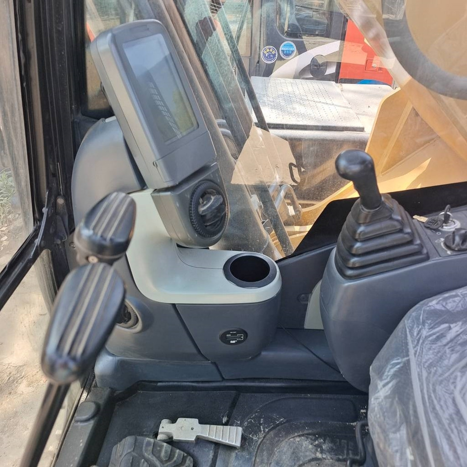 CAT 320D2 - Excavadora de cadenas: foto 2 CAT 320D2 - Excavadora de cadenas: foto 2