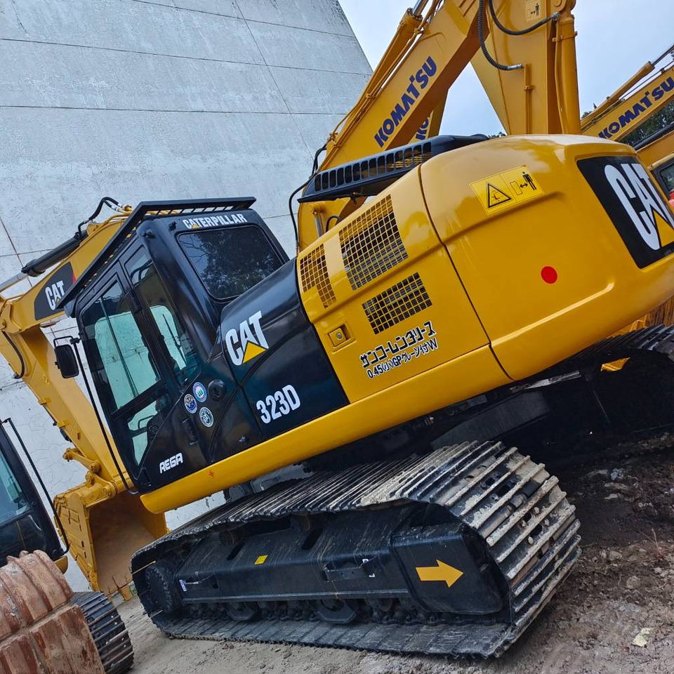 CAT 323 D - Excavadora de cadenas: foto 1 CAT 323 D - Excavadora de cadenas: foto 1