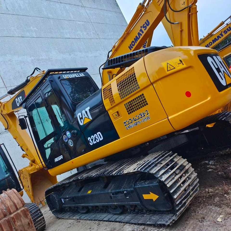 CAT 323 D - Excavadora de cadenas: foto 1 CAT 323 D - Excavadora de cadenas: foto 1