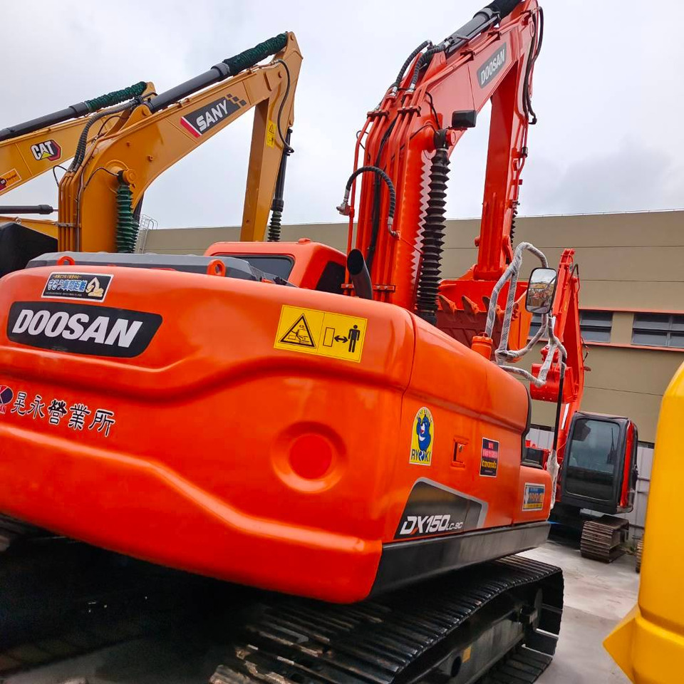 Doosan DX 150 LC - Excavadora de cadenas: foto 1 Doosan DX 150 LC - Excavadora de cadenas: foto 1