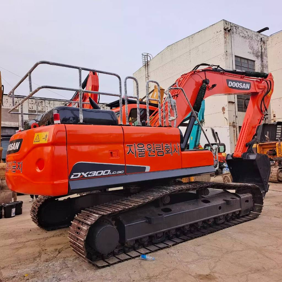 Doosan DX 300 - Excavadora de cadenas: foto 1 Doosan DX 300 - Excavadora de cadenas: foto 1