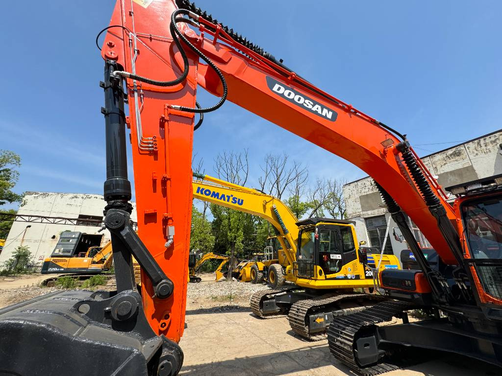 Excavadora de cadenas Doosan DX 300 LC-9S: foto 8