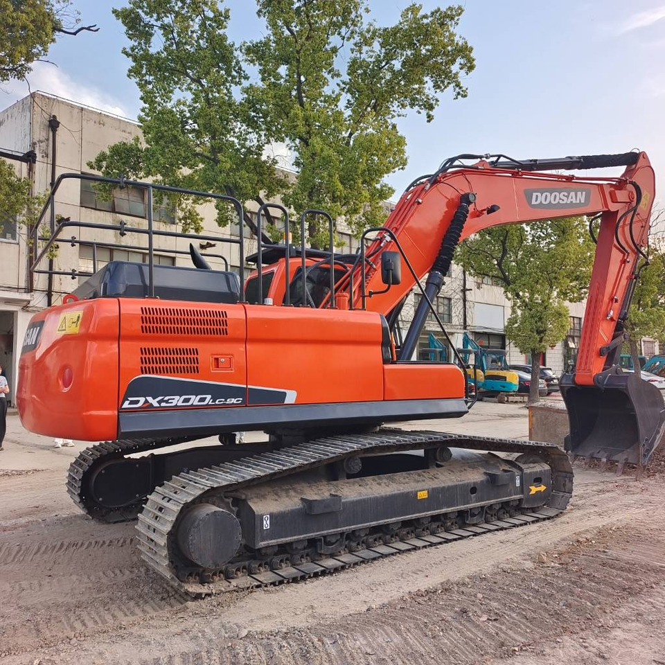 Doosan DX300 - Excavadora de cadenas: foto 1 Doosan DX300 - Excavadora de cadenas: foto 1