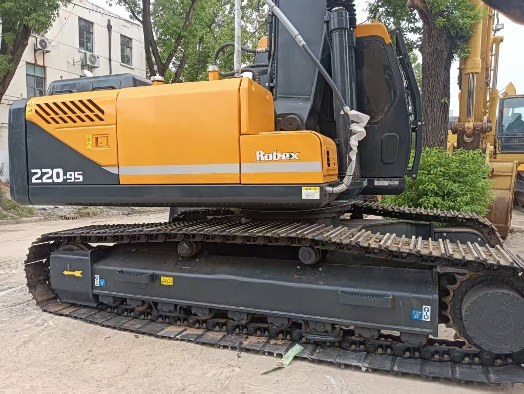 Excavadora de cadenas Hyundai 220 LC-9S: foto 6 Excavadora de cadenas Hyundai 220 LC-9S: foto 6