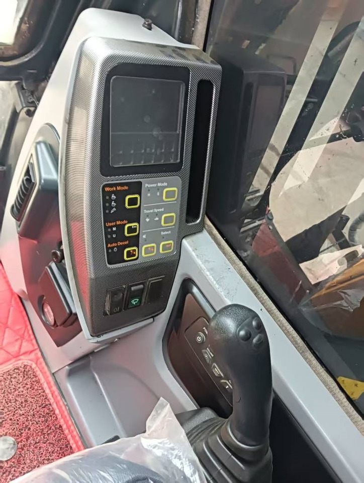 Excavadora de cadenas Hyundai 220 LC-9S: foto 11 Excavadora de cadenas Hyundai 220 LC-9S: foto 11