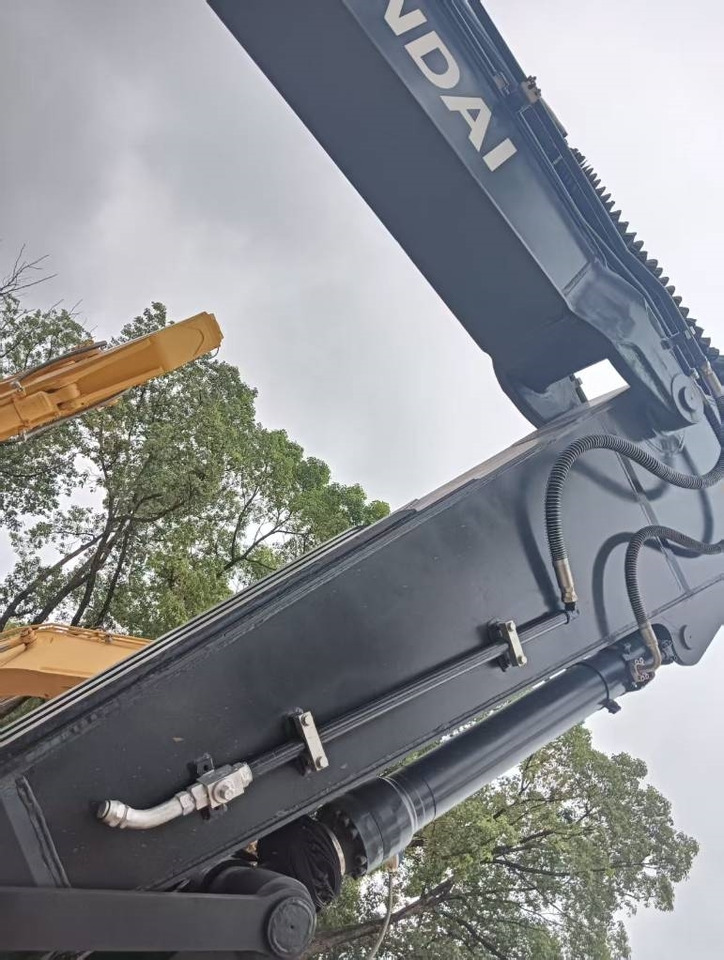 Excavadora de cadenas Hyundai 220 LC-9S: foto 13 Excavadora de cadenas Hyundai 220 LC-9S: foto 13