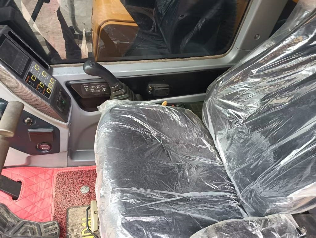 Excavadora de cadenas Hyundai 220 LC-9S: foto 9 Excavadora de cadenas Hyundai 220 LC-9S: foto 9