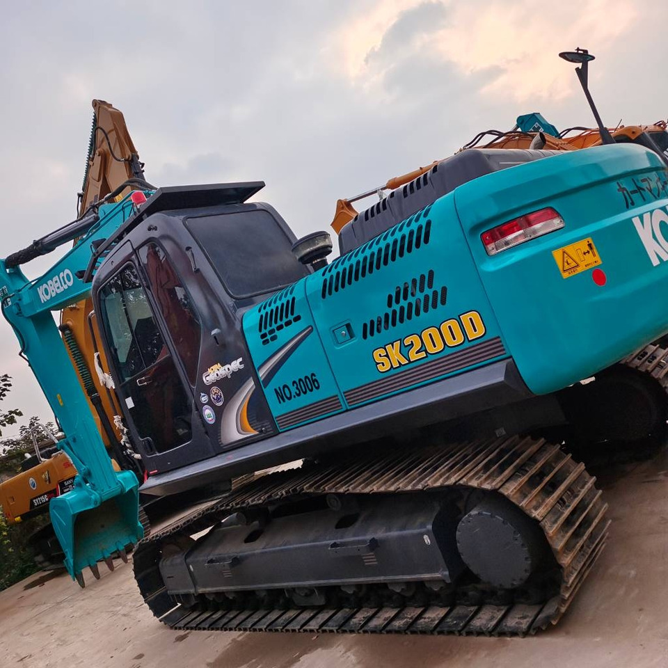 Kobelco SK 200 - Excavadora de cadenas: foto 1 Kobelco SK 200 - Excavadora de cadenas: foto 1