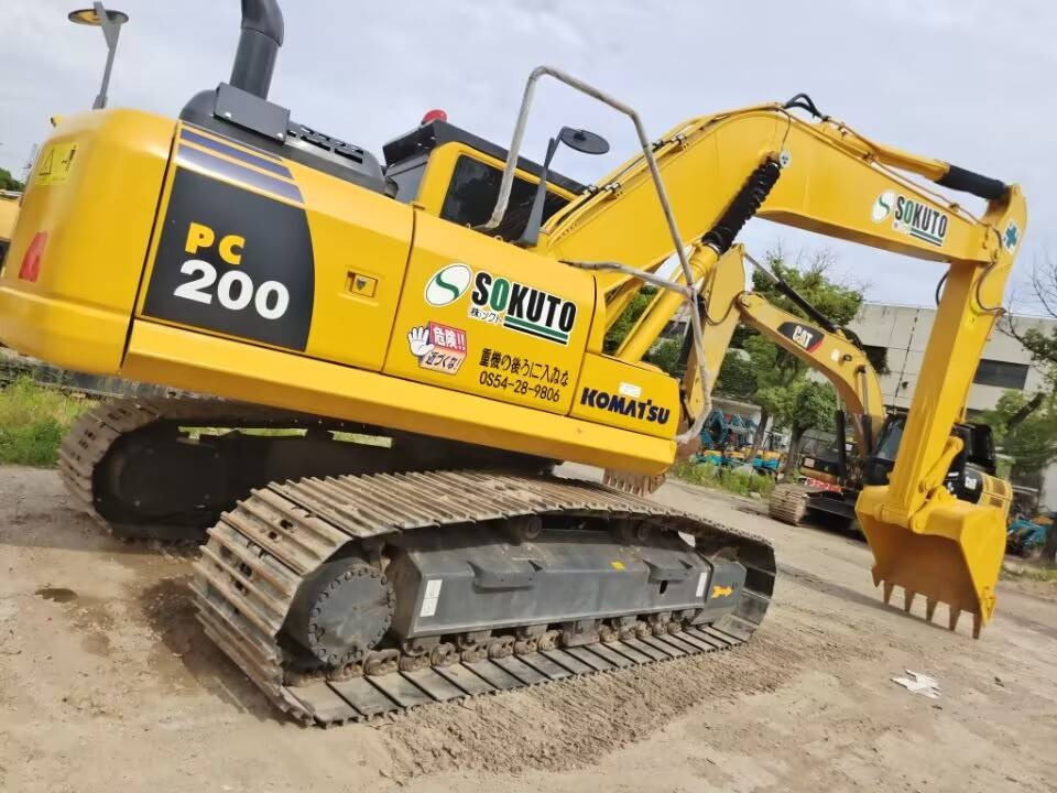 Komatsu PC 200-8 - Excavadora de cadenas: foto 1 Komatsu PC 200-8 - Excavadora de cadenas: foto 1