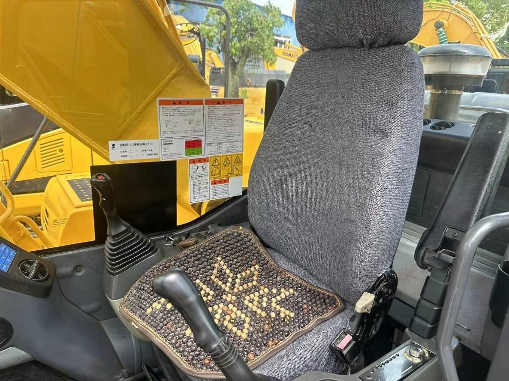 Komatsu PC 220 - Excavadora de cadenas: foto 2 Komatsu PC 220 - Excavadora de cadenas: foto 2