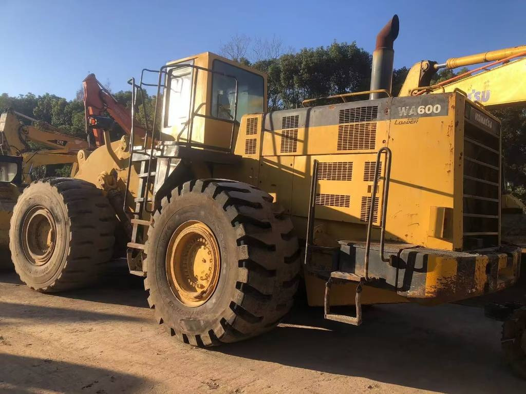 Komatsu WA 600-3 - Cargadora de ruedas: foto 1 Komatsu WA 600-3 - Cargadora de ruedas: foto 1