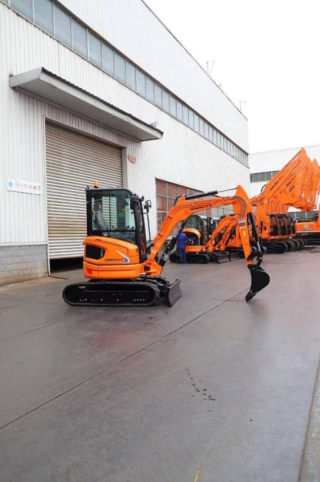 Lonking K W C 6.0 BRAND NEW MACHINE - Excavadora de cadenas: foto 3 Lonking K W C 6.0 BRAND NEW MACHINE - Excavadora de cadenas: foto 3