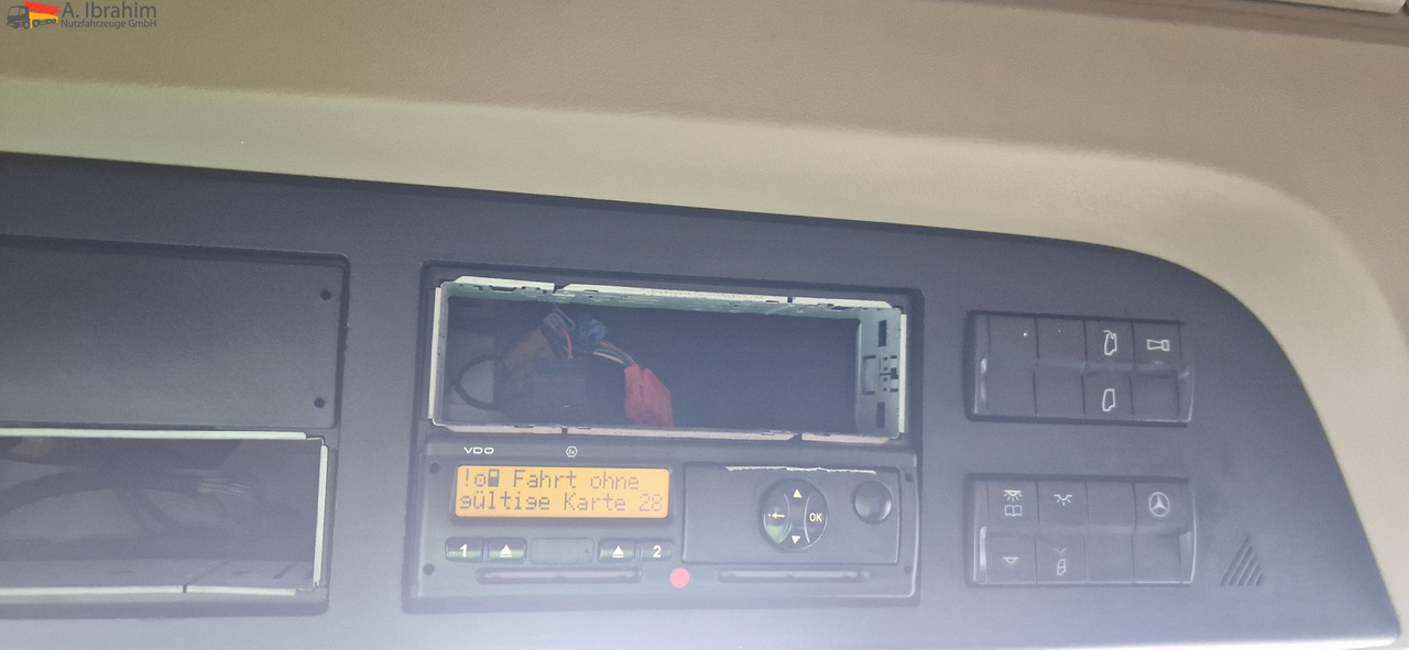 Mercedes-Benz 1842 sehr sauber, deutsches Fahrzeug einsatzbereit - Cabeza tractora: foto 5 Mercedes-Benz 1842 sehr sauber, deutsches Fahrzeug einsatzbereit - Cabeza tractora: foto 5