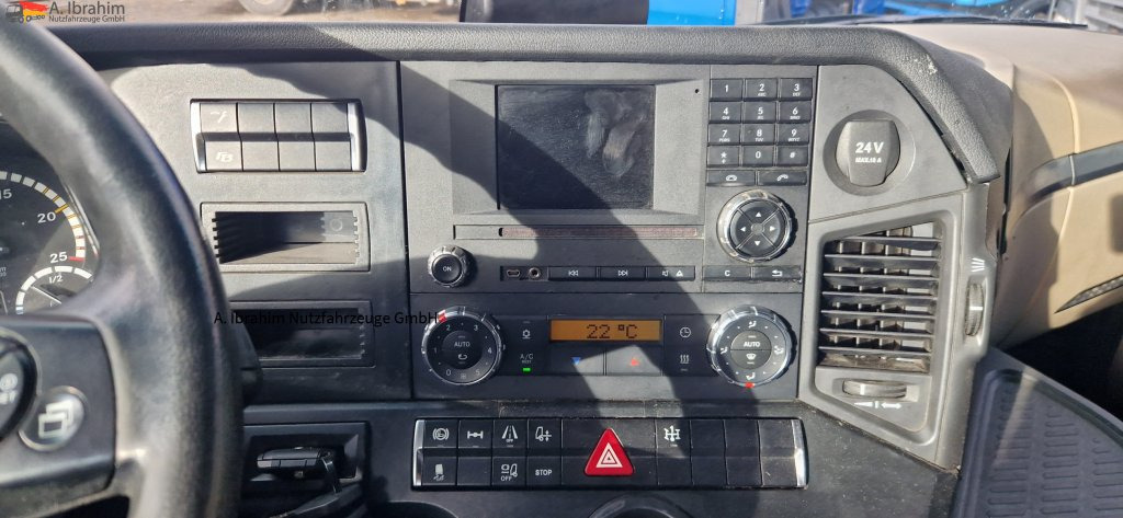 Mercedes-Benz 1843 DB 1843 mit PTU für Kompressor leichte Beule am Dach - Cabeza tractora: foto 2 Mercedes-Benz 1843 DB 1843 mit PTU für Kompressor leichte Beule am Dach - Cabeza tractora: foto 2