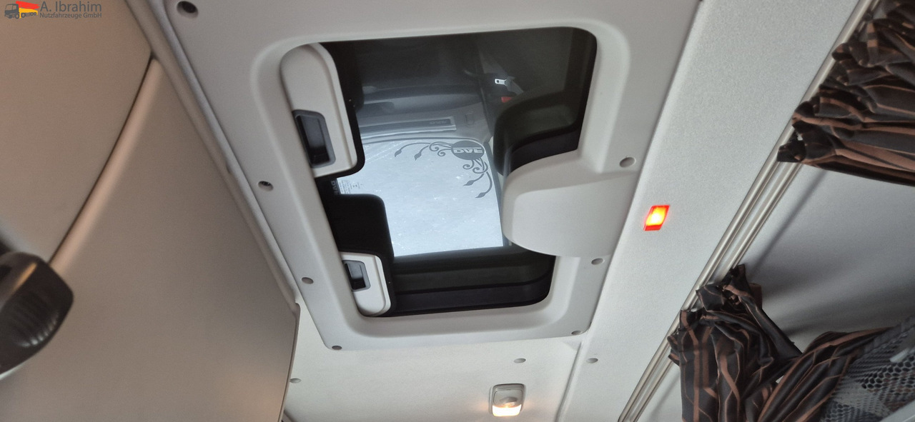 Daf XF 450 FAR Edscha Liftachse auch als Komplettzug !! - Camión lona: foto 5 Daf XF 450 FAR Edscha Liftachse auch als Komplettzug !! - Camión lona: foto 5