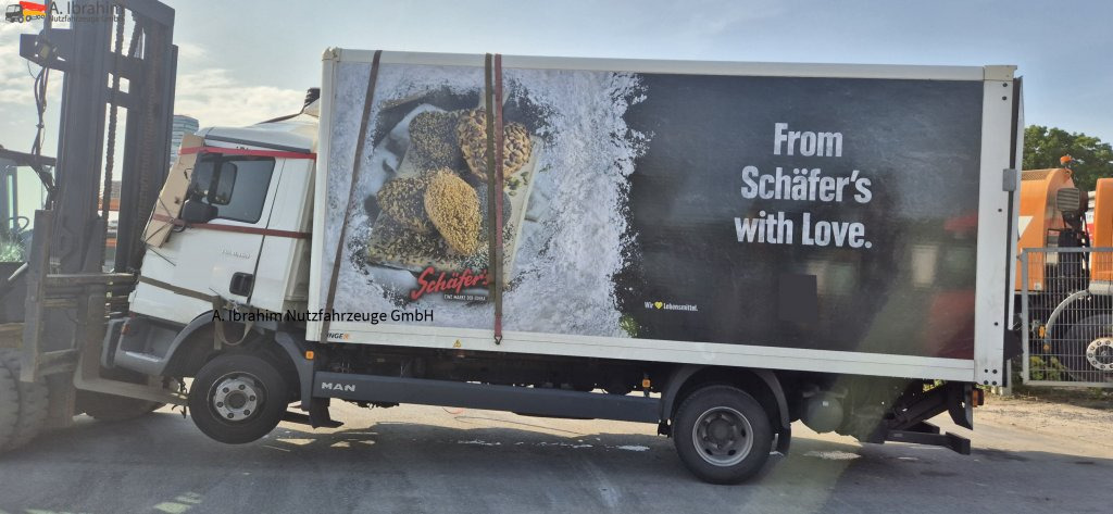 MAN TGL 8.160 4x2 Brotkoffer mit Kühlfach nicht fahrbereit ! nicht rollfähig - Furgoneta frigorifica: foto 1 MAN TGL 8.160 4x2 Brotkoffer mit Kühlfach nicht fahrbereit ! nicht rollfähig - Furgoneta frigorifica: foto 1