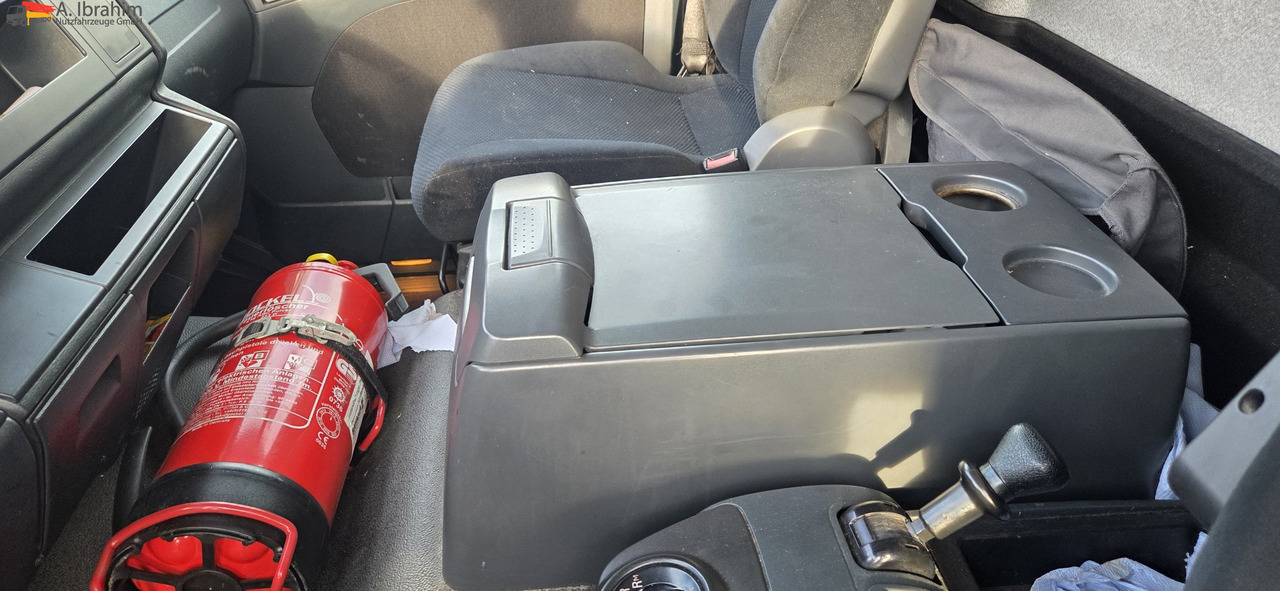 MAN TGM 18.290 Carrier Supra 950 U | LBW | 2 Kammer MT | Schneeketten - Camión frigorífico: foto 2 MAN TGM 18.290 Carrier Supra 950 U | LBW | 2 Kammer MT | Schneeketten - Camión frigorífico: foto 2