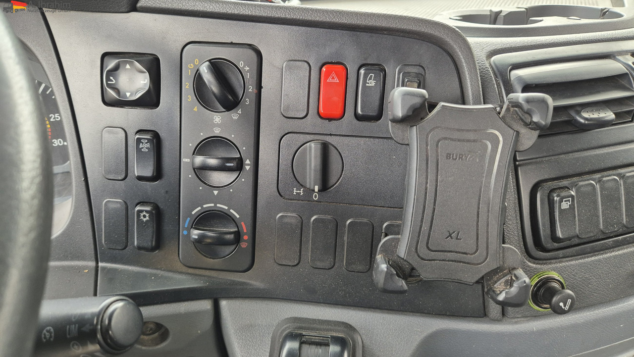 Mercedes-Benz 1833 HIAB Kran, Funk FB Scheckheft gepflegt bei Mercedes - Camión caja abierta, Camión grúa: foto 5 Mercedes-Benz 1833 HIAB Kran, Funk FB Scheckheft gepflegt bei Mercedes - Camión caja abierta, Camión grúa: foto 5