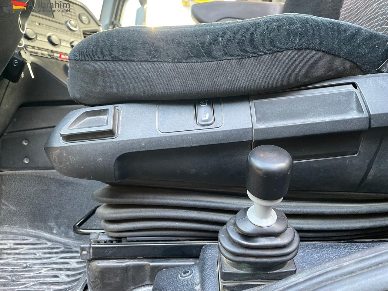 Mercedes-Benz AROCS 4143 8x4 Carnehl Kipper 20 m³ - Camión volquete: foto 5 Mercedes-Benz AROCS 4143 8x4 Carnehl Kipper 20 m³ - Camión volquete: foto 5