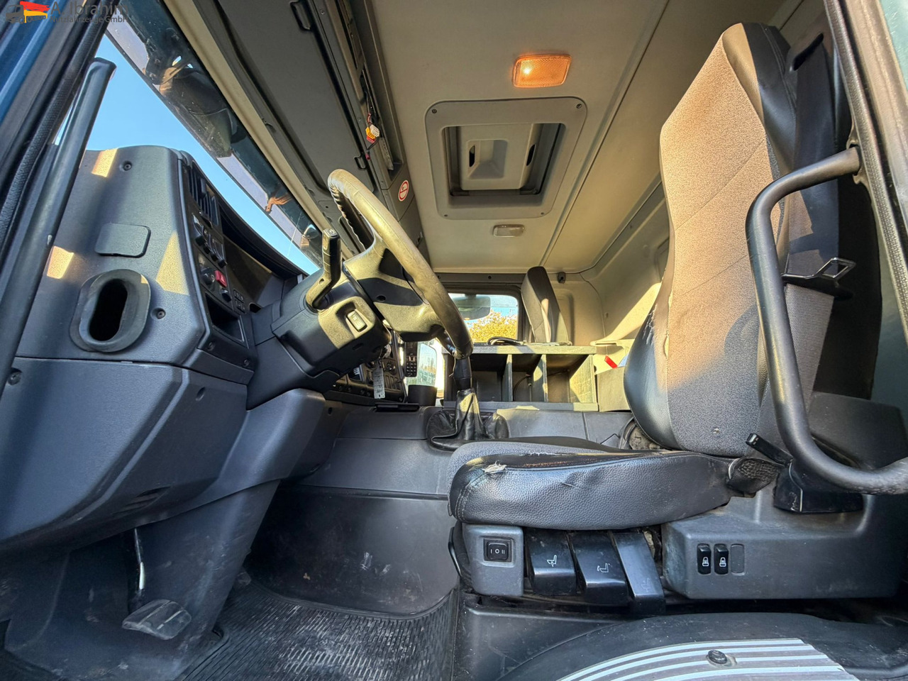 Scania B4X2 Edelstahlkipper für Tierkörperbeseitigung Kran MKG - Camión de basura: foto 2 Scania B4X2 Edelstahlkipper für Tierkörperbeseitigung Kran MKG - Camión de basura: foto 2