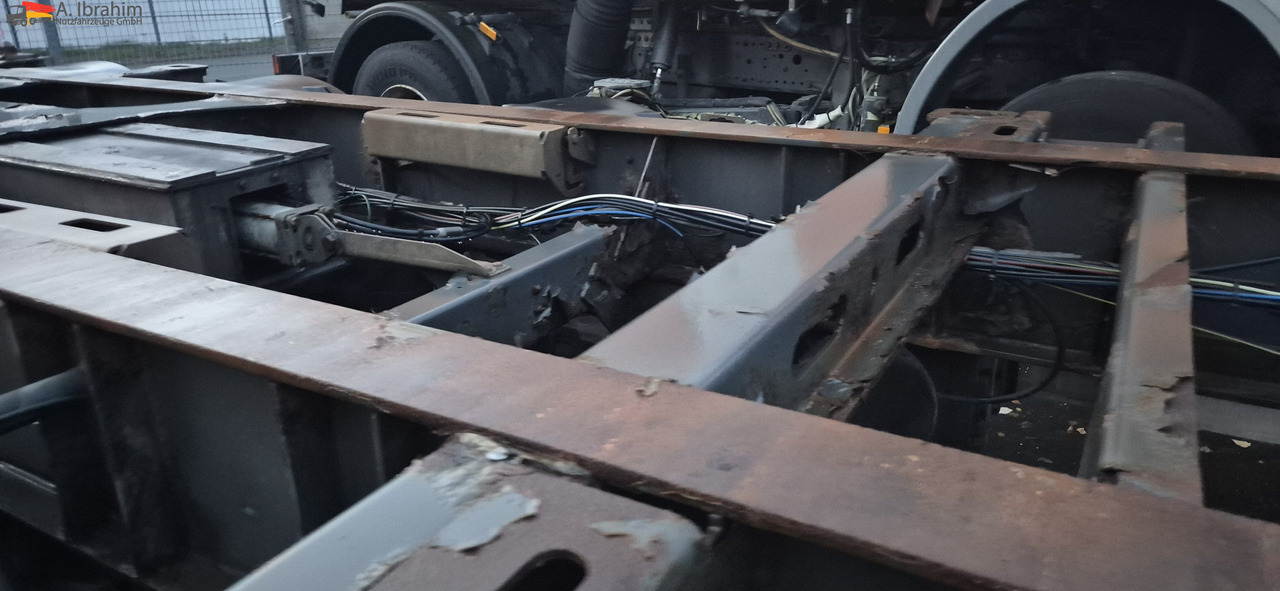 Schmitz SCF24 2x20,30,40,45 ft Multichassis, ausziehbar - Semirremolque portacontenedore/ Intercambiable: foto 3 Schmitz SCF24 2x20,30,40,45 ft Multichassis, ausziehbar - Semirremolque portacontenedore/ Intercambiable: foto 3