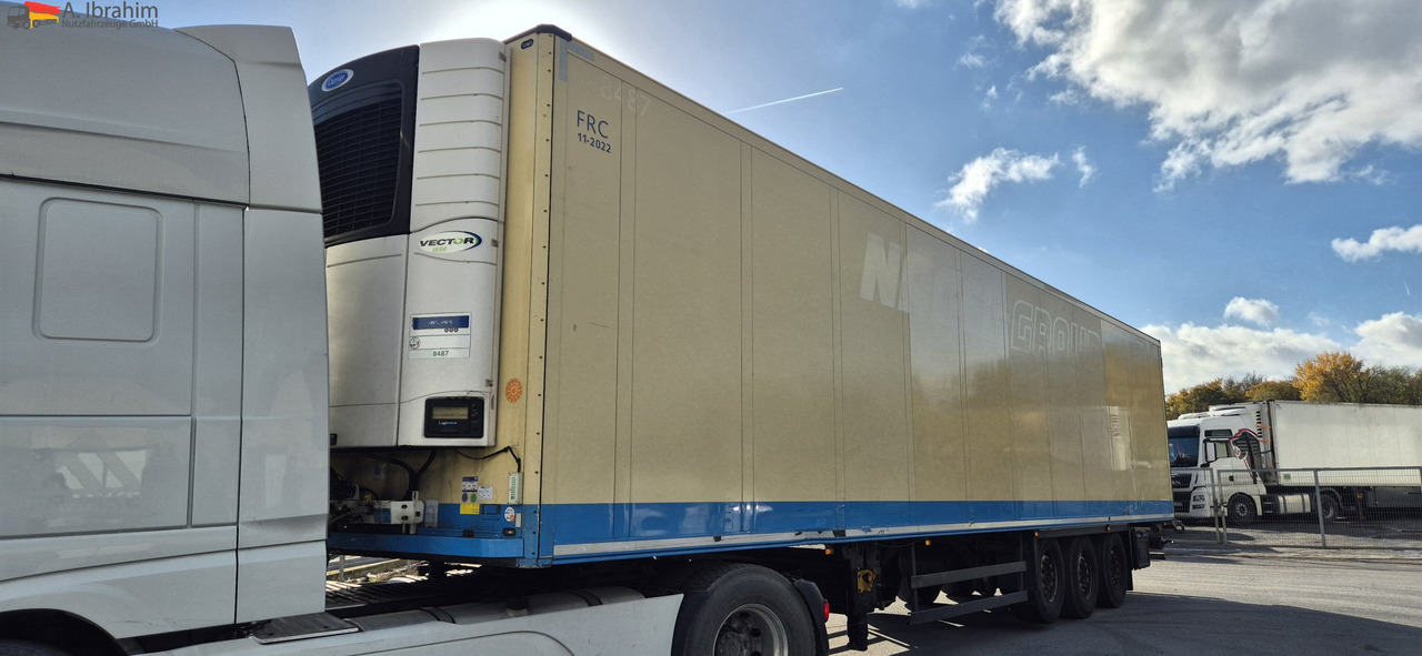 Schmitz SKO24 Carrier Vector 1550 reparierter Schaden Stütze links - Semirremolque frigorífico: foto 1 Schmitz SKO24 Carrier Vector 1550 reparierter Schaden Stütze links - Semirremolque frigorífico: foto 1