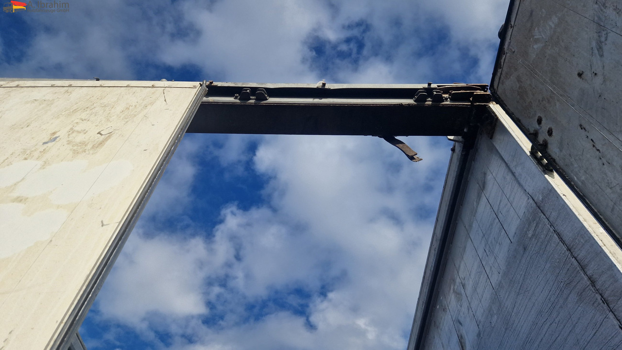 Schmitz SW 24 Schubboden, Liftachse,Ersatzradhalterung Kabelfernbedienung, Trichter - Semirremolque piso movil: foto 4 Schmitz SW 24 Schubboden, Liftachse,Ersatzradhalterung Kabelfernbedienung, Trichter - Semirremolque piso movil: foto 4